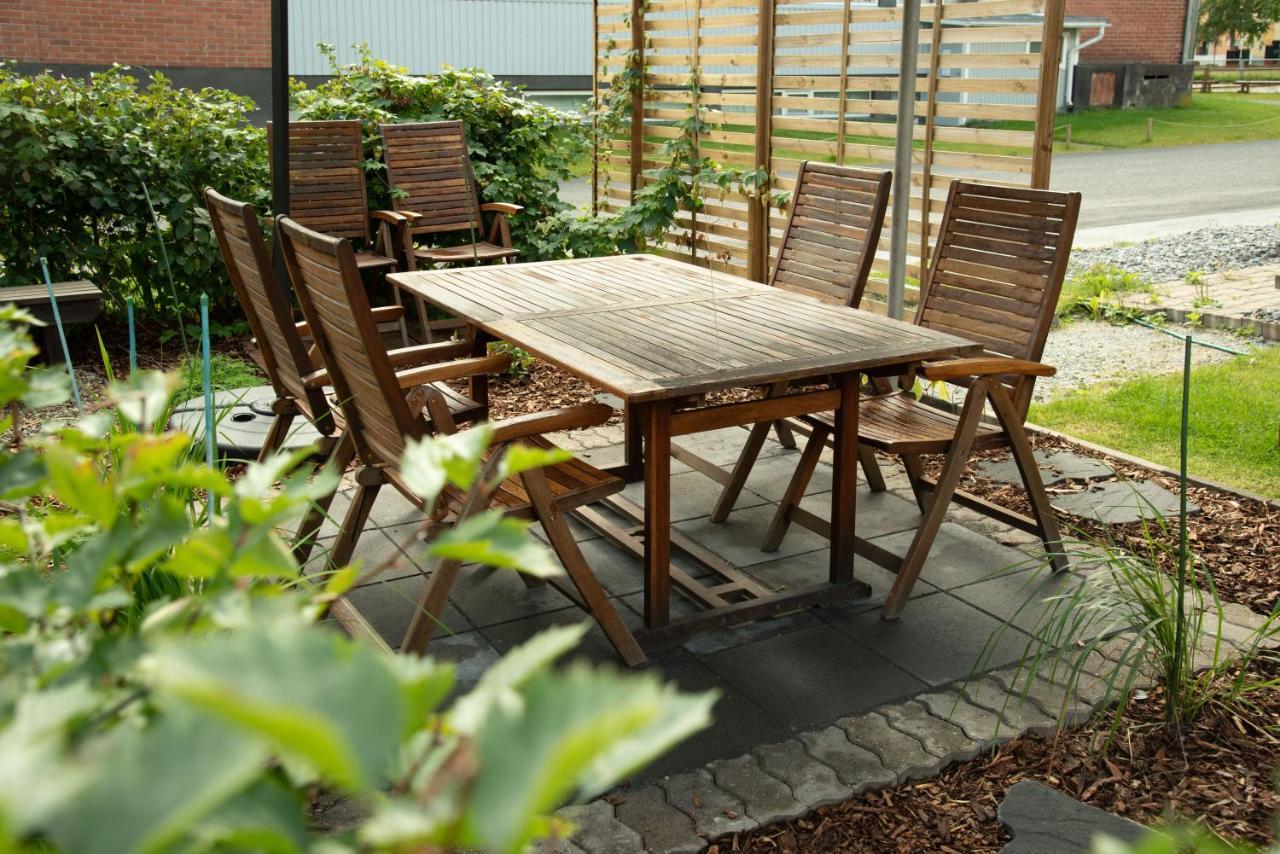 Iso Ja Viihtyisae Asunto Pietarsaaressa Appartement Jakobstad Buitenkant foto