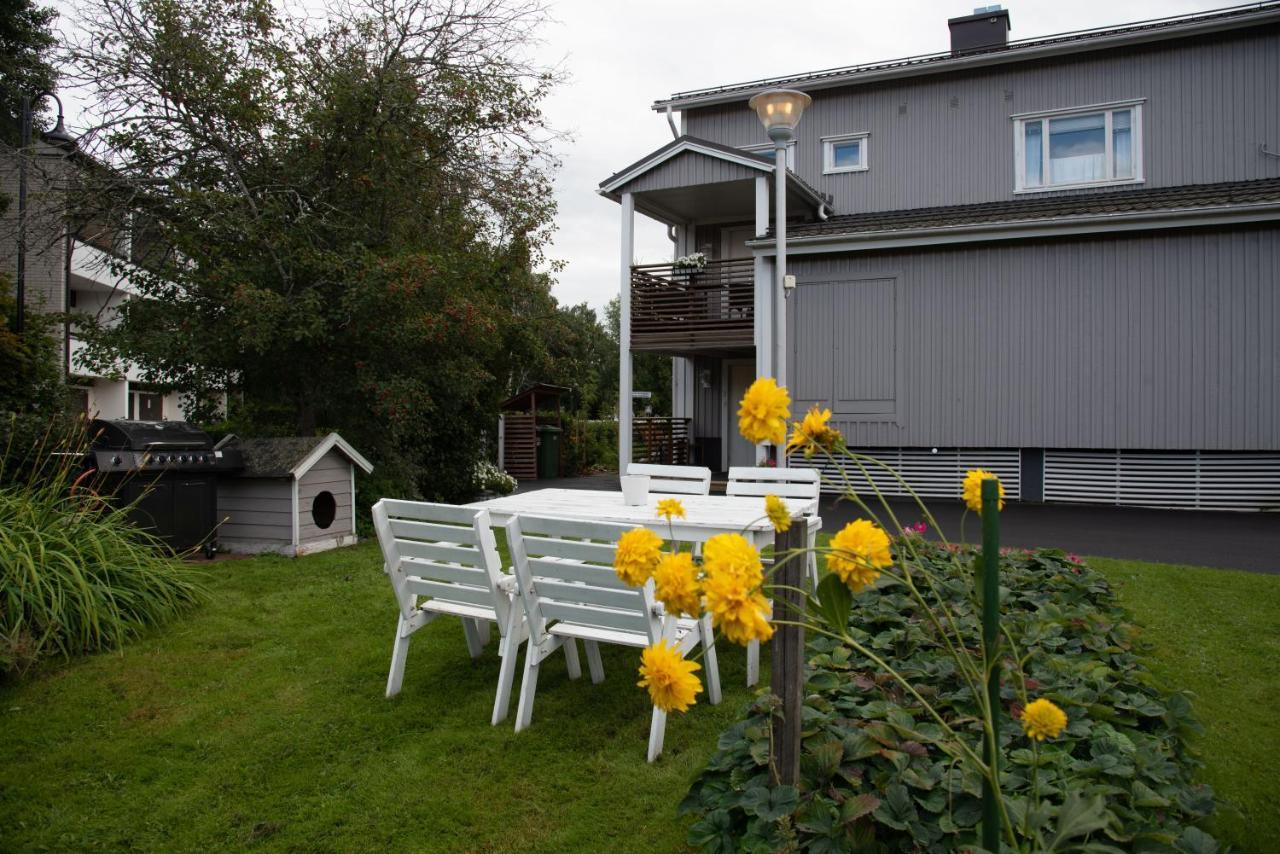 Iso Ja Viihtyisae Asunto Pietarsaaressa Appartement Jakobstad Buitenkant foto