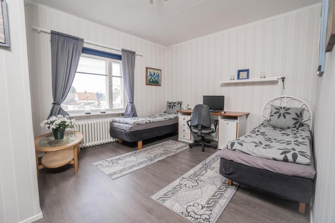 Iso Ja Viihtyisae Asunto Pietarsaaressa Appartement Jakobstad Buitenkant foto