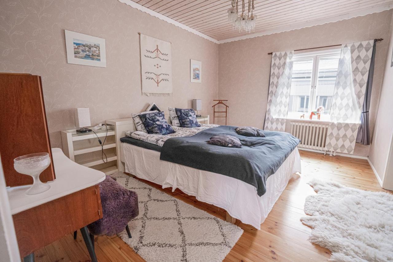 Iso Ja Viihtyisae Asunto Pietarsaaressa Appartement Jakobstad Buitenkant foto