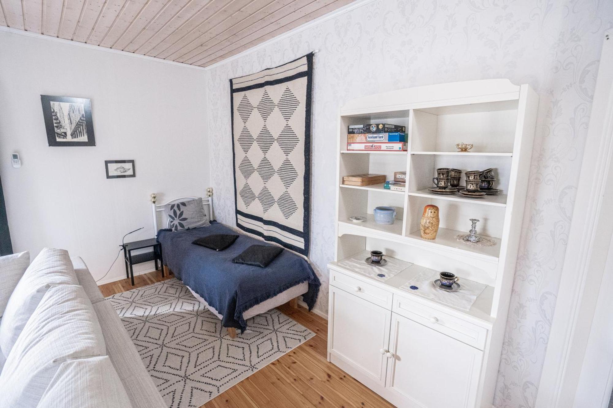 Iso Ja Viihtyisae Asunto Pietarsaaressa Appartement Jakobstad Buitenkant foto