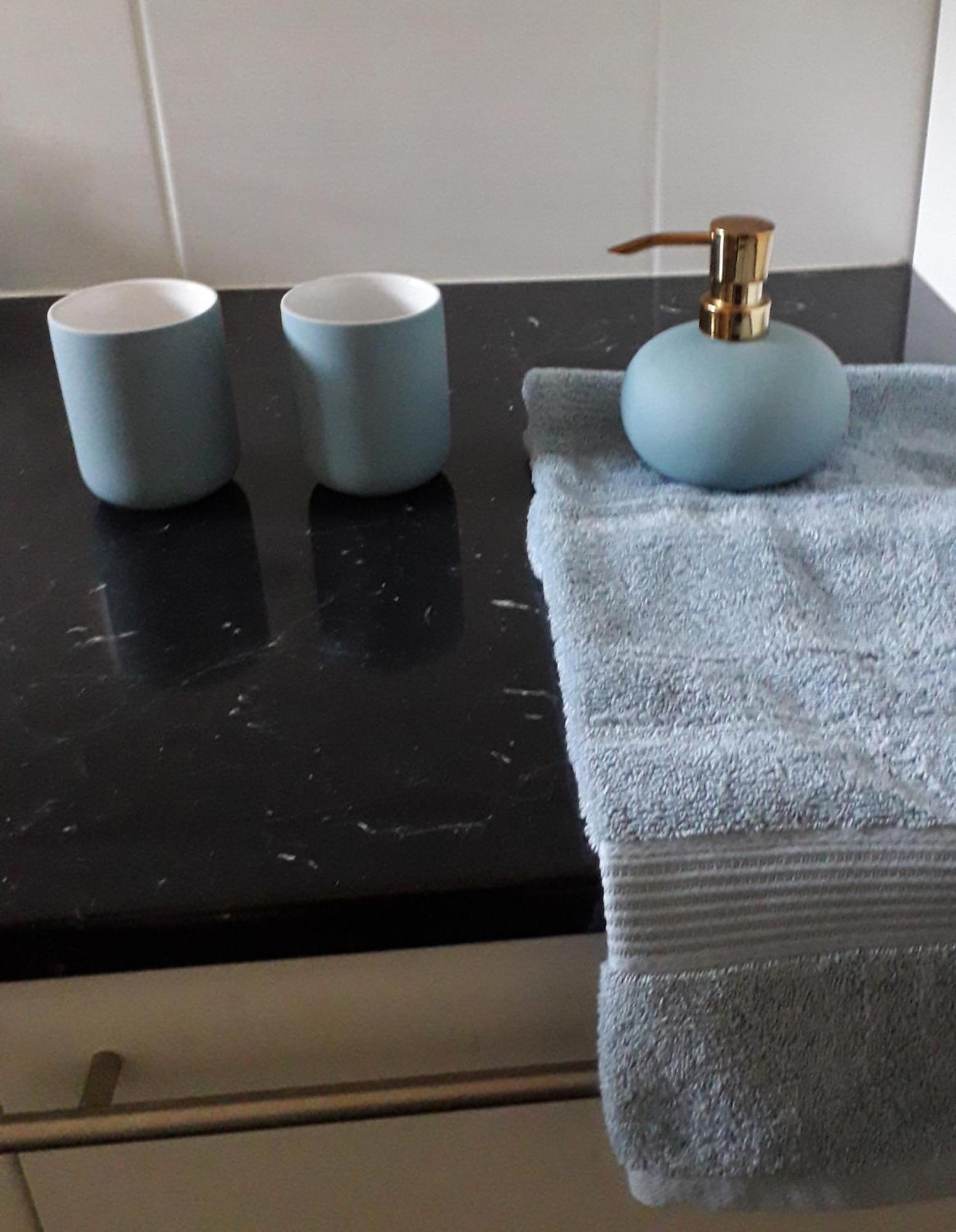 Iso Ja Viihtyisae Asunto Pietarsaaressa Appartement Jakobstad Buitenkant foto